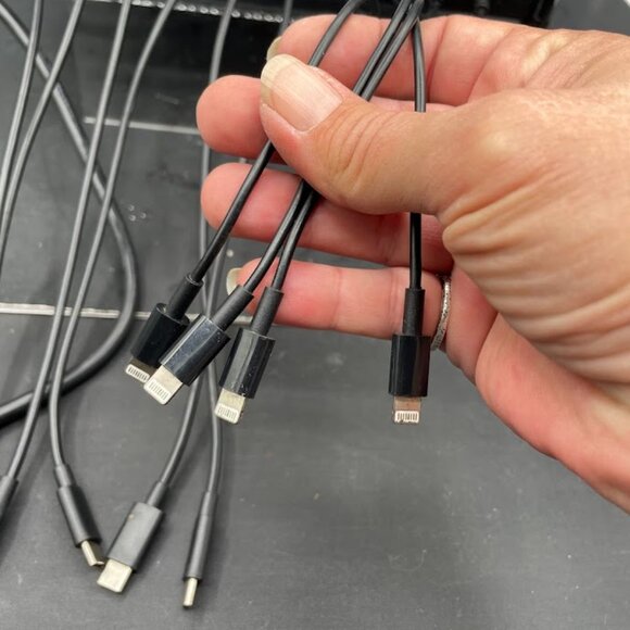 Interstate Batteries KIA Promo Faux Car Battery Electronics Charging Station - Picture 4 of 13